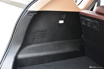 2017款宝骏560 1.5T DCT旗舰型