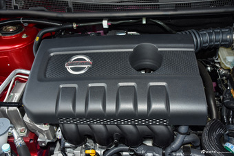 2016款蓝鸟 1.6L自动炫酷版 烈焰红