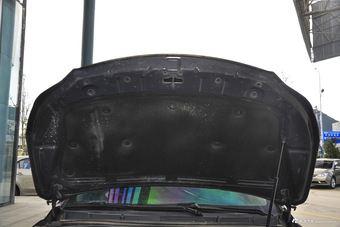 2015款荣威950 2.0T自动豪华行政版