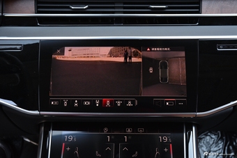 2018款奥迪A8L 3.0T自动55 TFSI quattro尊贵型