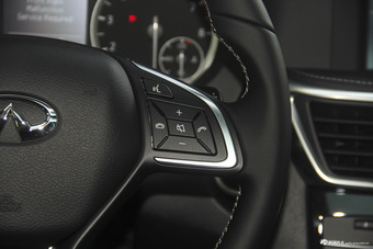 2017款英菲尼迪QX30 1.6T自动两驱时尚版