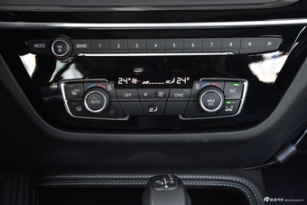 2018款宝马1系118i自动运动型