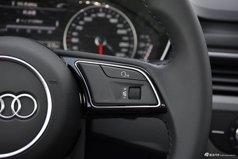 2017款奥迪A4L Plus 2.0T自动40TFSI进取型