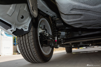 2017款吉利帝豪1.5L手动三厢百万款时尚型