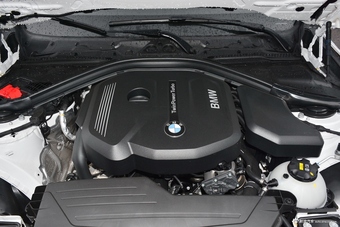 2018款宝马3系1.5T自动318i