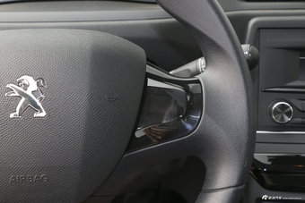 2018款标致308 1.6L自动时尚版