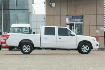 2016款宝典2.4L手动新时尚汽油两驱标准货箱普通款4G69