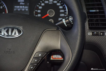 2016款起亚K3 1.6L自动GL 透明白