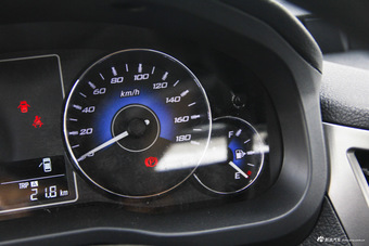 2015款小老虎2.4T手动精英版大双排4D25