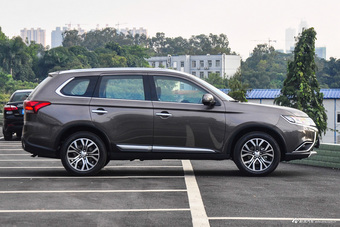 2016款欧蓝德2.4L自动四驱精英版5座