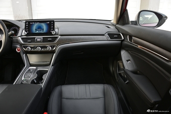 2018款本田雅阁锐·混动2.0L自动锐尊版