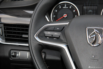 2017款宝骏560 1.5T DCT尊享型