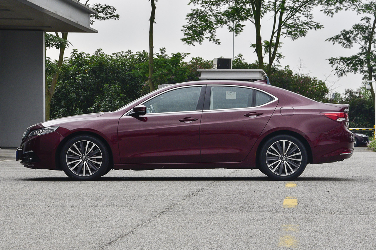 2015款讴歌TLX 2.4L自动豪华版