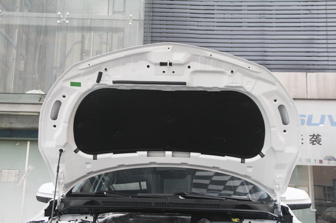 2016款锐3 1.6L手动尊享型天窗版