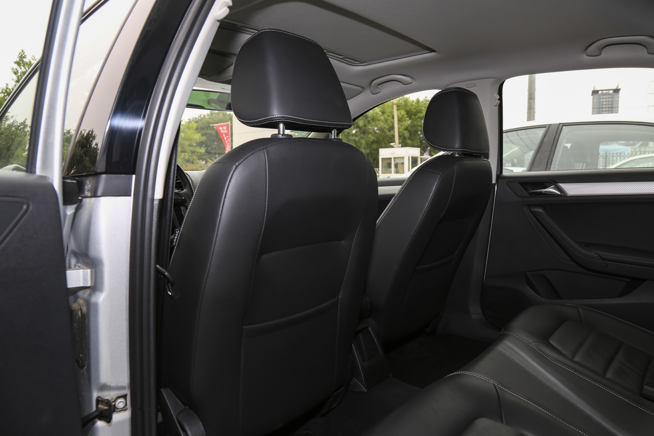 2015款捷达1.6L自动豪华型 闪光银