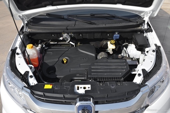 2017款伽途im6 1.5L手动智臻型 白