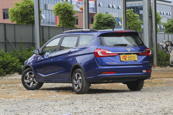 2018款宝骏310W 1.5L自动豪华型