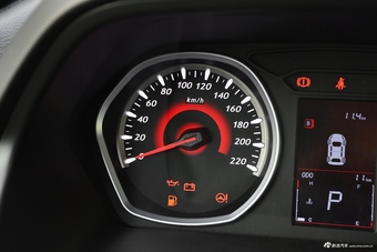 2018款东南DX3 1.5T自动豪华型