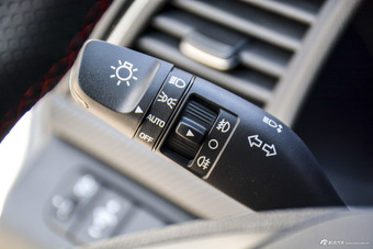 2016款领动 1.4T自动炫动精英型