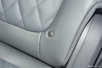 2017上汽大通D90 2.0T自动四驱北极星