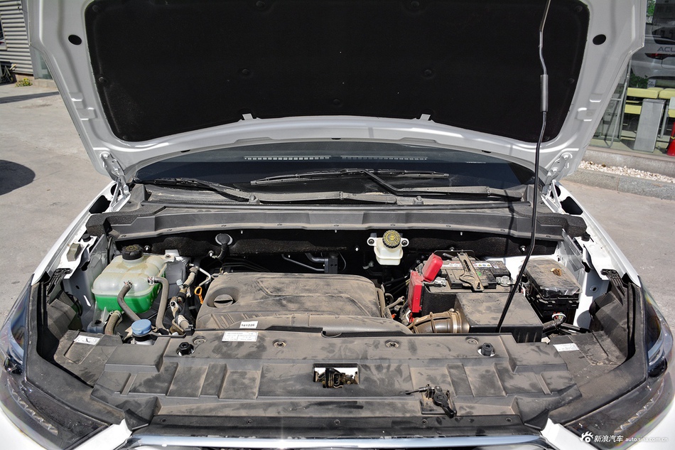 2017款海马S5 Young 1.6L手动豪华型
