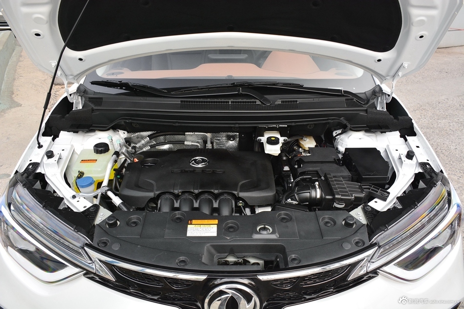 2017款风神AX4 1.6L手动潮悦型