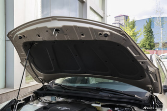 2017款海马福美来1.6L手动豪华型