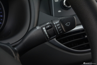 2017款悦动1.6L手动悦值版GLS