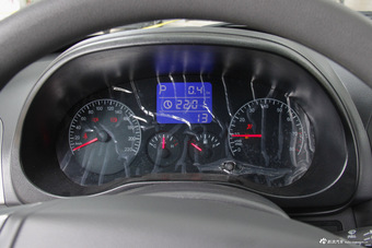  2015款瑞虎3 1.6L自动智尚周年运动版 钻石银