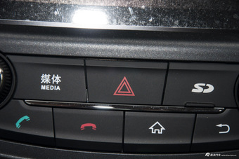 2015款 宝骏560 1.8L手动精英型