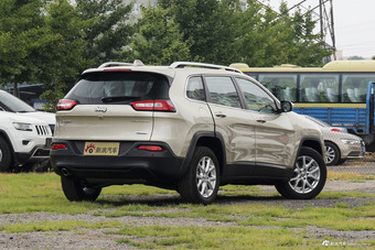 2016款自由光2.0L自动优越版