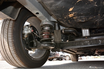 2017款陆风X2 1.6L自动铂锐版