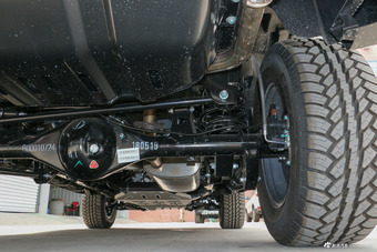 2018款北京BJ40 PLUS 2.3T自动四驱尊享版