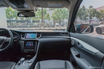 2018款英菲尼迪QX50 2.0T自动四驱智能版
