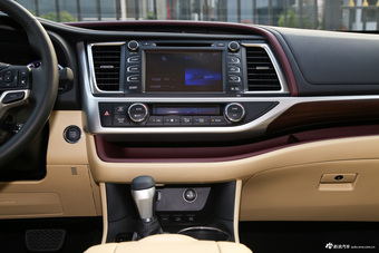 2017款汉兰达2.0T自动四驱至尊版7座