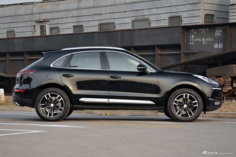 2017款众泰SR9 2.0T 手动极致之梦版（黑色）