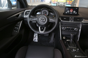2018款马自达CX-4 2.5L自动四驱蓝天激情版