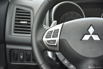 2013款劲炫ASX 2.0L自动四驱旗舰版