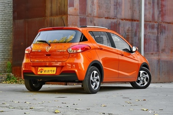 2017款宝骏310 1.5L自动豪华型