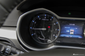 2017款吉利帝豪1.3T自动三厢百万款尊贵型