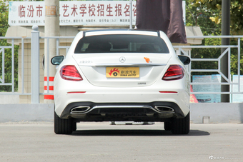 2018款奔驰E级改款2.0T自动 300L 豪华型