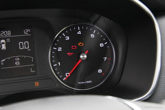 2018款荣威RX5 1.5T 20T手动两驱互联网智尊版