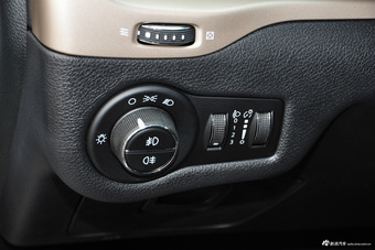 2017款自由光2.4L自动领先版智能包