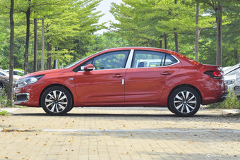 2016款雪铁龙C4L 1.6T自动精英型