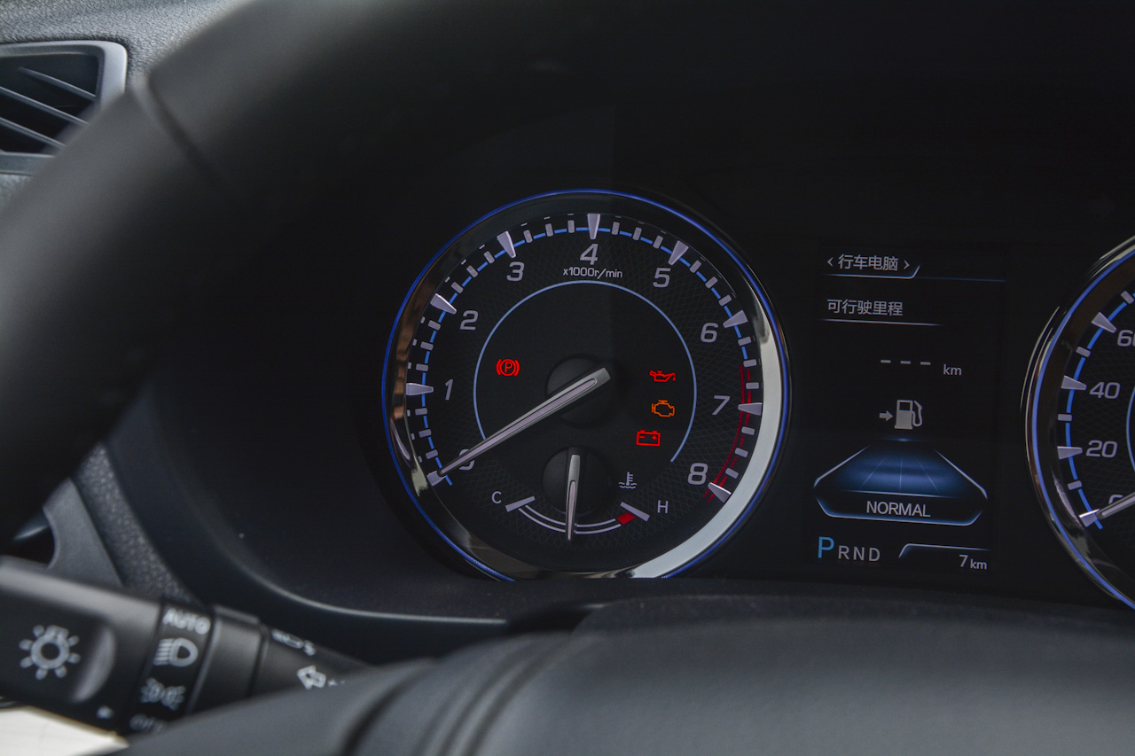 2017款长安CS95 2.0T自动两驱智拓版