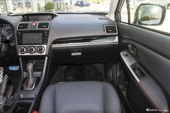 2016款斯巴鲁XV 2.0i 豪华导航版