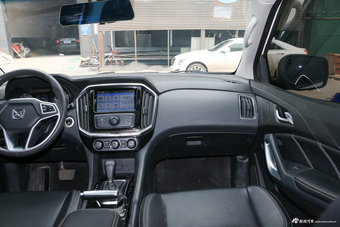 2017款驭胜S350 2.0T自动两驱柴油超豪华版5座