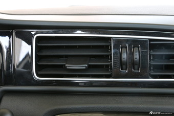 2017款骏派D60 1.8L自动豪华天窗版