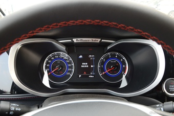 2016款中华V3 1.5T自动旗舰型 炫舞橙