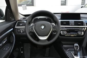 2019款宝马3系GT 2.0L自动320i豪华设计套装